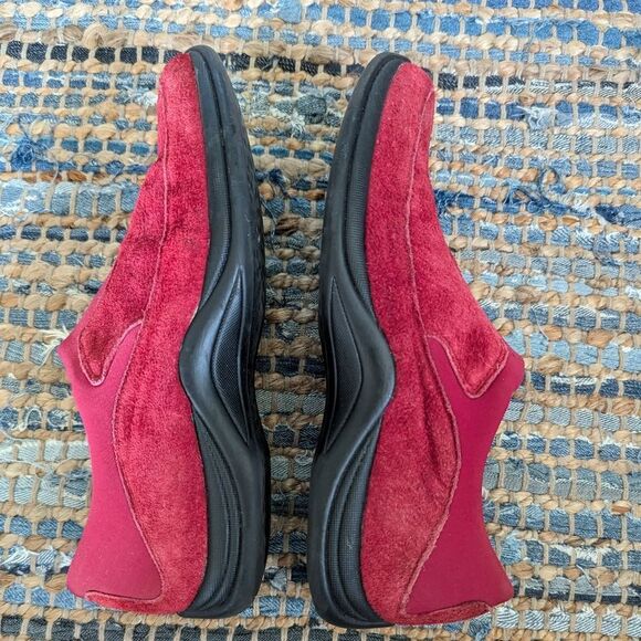 Red Suede Slip On Loafers 7.5 Walking Shoes Comfort Cushion Slip On Royalcore Ro - Picture 7 of 9